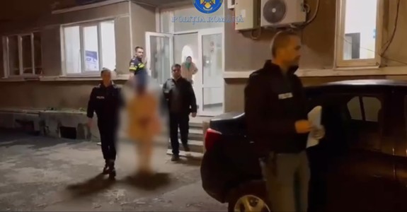 UPDATE - Două femei, reţinute pentru 24 de ore după ce au furat haine dintr-un magazin din Bucureşti şi le-au agresat pe angajatele care încercau să recupereze acele bunuri  / Magistraţii au decis arestarea preventivă - VIDEO
