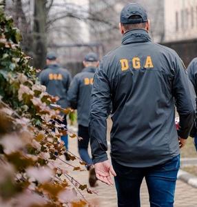 Trei agenţi de poliţie din Botoşani, cercetaţi / Nu ar fi încheiat acte de constatare a unor infracţiuni şi contravenţii săvârşite de mai mulţi şoferi