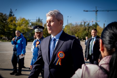 Cătălin Predoiu, tinerilor care au intrat în Academia de Poliţie: Intraţi în Academie într-un moment de răscruce a timpurilor şi a lumii / Până când dumneavoastră veţi absolvi Academia, structurile MAI vor trece prin schimbări structurale - VIDEO

