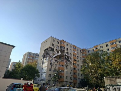 EXPLOZIE ÎN CAPITALĂ - ISC propune interzicerea accesului în clădire precum şi pe o zonă de siguranţă de 30 m în jurul acesteia, demolarea controlată a etajelor de la 5 la 8, pe zona avariată ca urmare a exploziei, instalarea unor popi de siguranţă