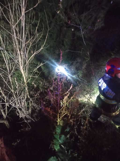 UPDATE - Harghita: Şapte adolescenţi, cu vârste cuprinse între 15 şi 17 ani, implicaţi într-un accident / Un ATV cu remorcă s-a răsturnat / Un tânăr de 16 ani a murit / Cinci victime, transportate la spital