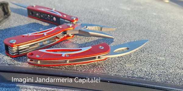 UPDATE - Mai mulţi bărbaţi care nu erau membri de sindicat, depistaţi de jandarmi că voiau  să participe la protestul din Piaţa Victoriei. Unul dintre ei avea la el un briceag şi un patent cu o lamă ascuţită/ Noi precizări ale Jandarmeriei