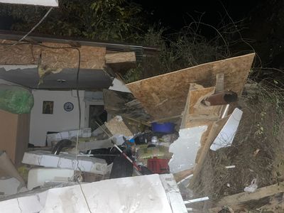 Tulcea: Un mal de pământ s-a prăbuşit peste o locuinţă din Măcin şi a surprins un bărbat / Acesta a fost scos de vecini şi dus la spital / Pompierii au evacuat şase persoane din zonă, printre care şi un bebeluş