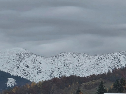 Maramureş: Acţiune a Salvamont pentru recuperarea a doi ucraineni, tată şi fiu. Intervenţia, în condiţii foarte dificile
