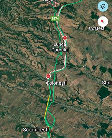 Trafic blocat pe Drumul Expres 12, după producerea a trei accidente – La primul s-a răsturnat o maşină de pompieri care se deplasa la un eveniment rutier / În ultimul eveniment sunt implicate trei vehicule / Mai multe persoane au fost rănite