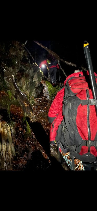 Maramureş: Intervenţie a Salvamont pentru recuperarea a doi tineri ucraineni blocaţi pe munte. Unul dintre ei este rănit şi nu se mai poate deplasa