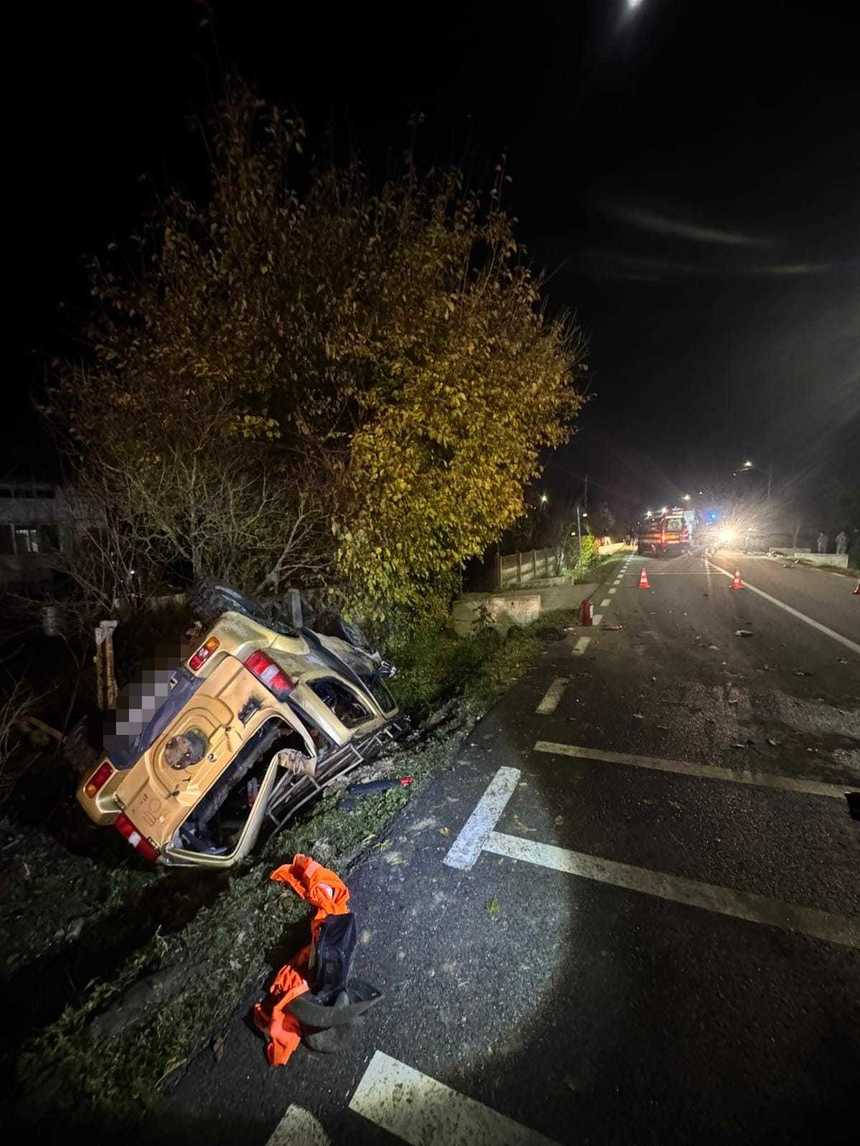 Maramureş: Accident rutier urmat de un incendiu/ Un om a murit, altul e resuscitat, iar un al treilea este rănit/ În urma accidentului o ţeavă de gaz a fost fisurată
