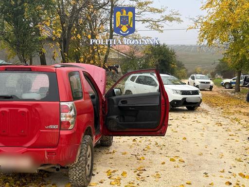 Constanţa: Poliţiştii au tras  patru focuri de armă pentru a prinde un şofer care nu a oprit la semnal / Bărbatul nu avea permis de conducere, iar maşina nu era înmatriculată / El şi-ar fi dus zilnic copilul la şcoală cu autoturismul

