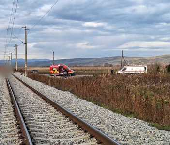 Incident pe un şantier de pe calea ferată, în judeţul Cluj – Doi muncitori au fost răniţi de o bucată de şină - FOTO