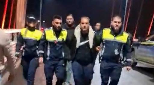 Tânărul de 21 de ani suspectat că a înjunghiat mortal un taximetrist din Mioveni ar fi consumat droguri în ziua crimei / Când a fost prins avea pe el geaca victimei / Cum a fost prins suspectul - FOTO


