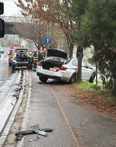 Timişoara: Un copil de 8 ani şi părinţii lui, răniţi într-un accident rutier / Şoferul vinovat a fugit de la locul accidentului şi este căutat de poliţie
