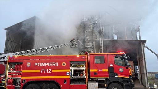 Tulcea: Incendiu la un uscător cereale – VIDEO