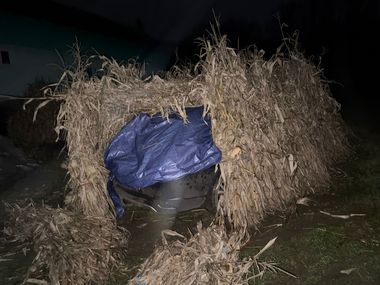 Botoşani: Un şofer a accidentat mortal un biciclist şi a fugit de la locul faptei / El a ascuns maşina într-o curte şi a acoperit-o cu o prelată şi resturi vegetale / Bărbatul avea o concentraţie de 0,62 mg/l alcool pur în aerul expirat