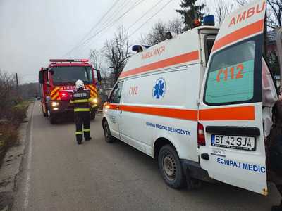 Botoşani: Un bărbat de 87 de ani a murit într-un incendiu, iar soţia sa a ajuns la spital cu arsuri la nivelul feţei / Femeia a fost salvată de un vecin, care a văzut fum şi a ajutat-o să iasă din locuinţă 
