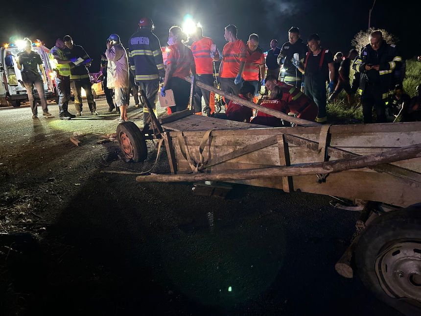 Accident între o căruţă şi o maşină, pe DN 3, în judeţul Constanţa / Un bărbat de 55 de ani a murit

