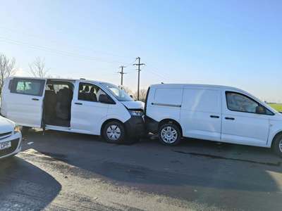 Accident rutier în care sunt implicate 18 persoane, pe centura de vest a Ploieştiului - FOTO
