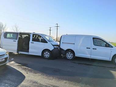 Accident rutier în care sunt implicate 18 persoane, pe centura de vest a Ploieştiului - FOTO