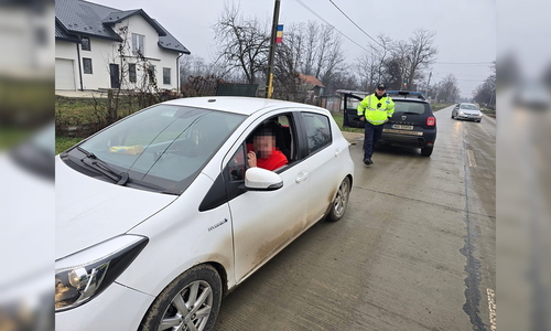 Bărbat cercetat pentru trafic de migranţi, după ce a încercat să introducă ilegal în România patru cetăţeni din Bangladesh. Cei patru asiatici intenţionau să ajungă în Italia - FOTO
