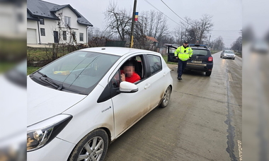 Bărbat cercetat pentru trafic de migranţi, după ce a încercat să introducă ilegal în România patru cetăţeni din Bangladesh. Cei patru asiatici intenţionau să ajungă în Italia - FOTO