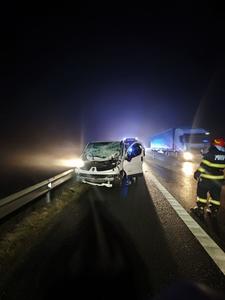 Sibiu - Accident pe A1, în zona localităţii Sălişte / Plan Roşu de intervenţie activat / Doi copii de 7 şi 9 ani şi doi adulţi, transportaţi la spital - FOTO