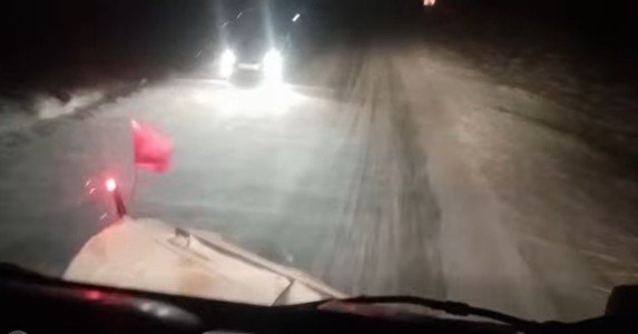 Direcţia Regională de Drumuri şi Poduri Craiova: ”În zonele montane ninge viscolit, fapt ce îngreunează acţiunile de deszăpezire” - VIDEO