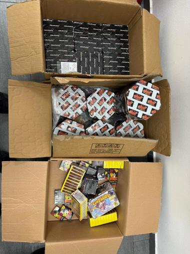 Peste 2.500 de articole pirotehnice interzise, găsite de jandarmii din Bucureşti, în ultimele două zile