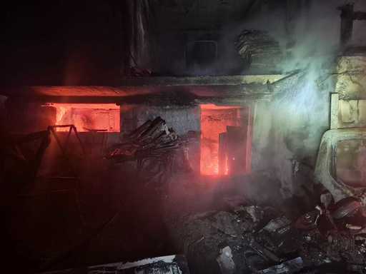 Cluj: Intervenţie de lungă durată pentru stingerea unui incendiu izbucnit la o afumătoare şi care s-a extins – FOTO / VIDEO