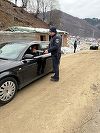Vâlcea: Drumul care duce către Vârful lui Roman, în zona montană a localităţii Horezu, închis din cauza viscolului- VIDEO
