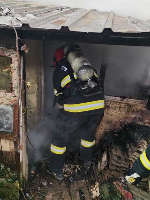 Persoană găsită moartă într-o locuinţă cuprinsă de un incendiu, la Craiova