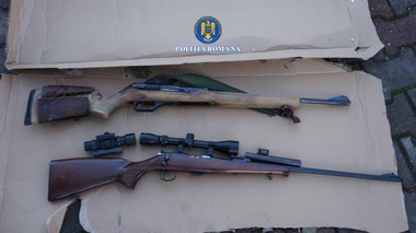 Poliţiştii au confiscat peste 4.300 de arme de foc deţinute ilegal în primele 11 luni ale anului trecut