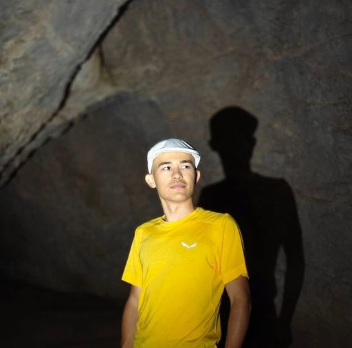 Tânăr din Bihor, dat dispărut după ce ar fi plecat spre judeţul Hunedoara/ Există indicii că el s-ar fi dus în zona Vârfului Peleaga sau la cabane din zonă