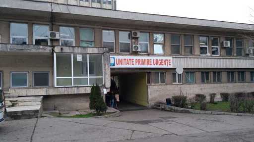 Constanţa: Mai multe persoane, printre care şi Makaveli, au încercat să externeze o pacientă de la Spitalul Judeţean / Acestea sunt acuzate că au ameninţat personalul medical / Poliţiştii afirmă că situaţia a fost calmată fără incidente