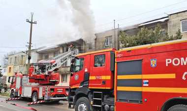 Teleorman: Incendiu cu victime, într-un bloc din comuna Brânceni. O persoană a suferit arsuri şi alta a fost intoxicată cu fum