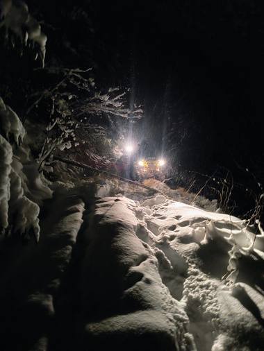Acţiune în condiţii extreme pentru salvarea unui ucrainean de 31 de ani. Salvatorii au rămas cu el la o stână, din cauza temperaturilor de sub minus 20 de grade Celsius - FOTO, VIDEO