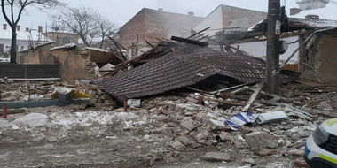 UPDATE - Explozie la o anexă din curtea Poliţiei Rutiere Lugoj / Două persoane au fost rănite şi una prezintă atac de panică / Cele trei victime sunt angajaţi ai Ministerului de Interne