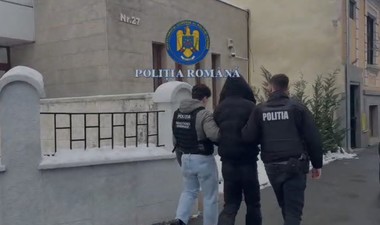 Tânăr căutat pentru omor în Franţa, prins de poliţiştii din Cluj într-un centru comercial - VIDEO