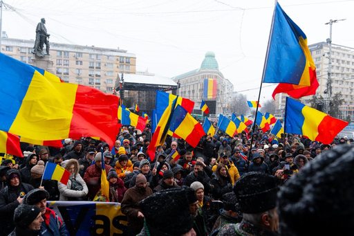 Amenzi totale în valoare de 38.000, după mitingurile de la Iaşi şi Focşani de Ziua Unirii / Persoane amendate pentru că au forţat cordonul de jandarmi, au făcut scandal sau au adresat injurii / Sesizare penală pentru o persoană care avea obiecte interzise