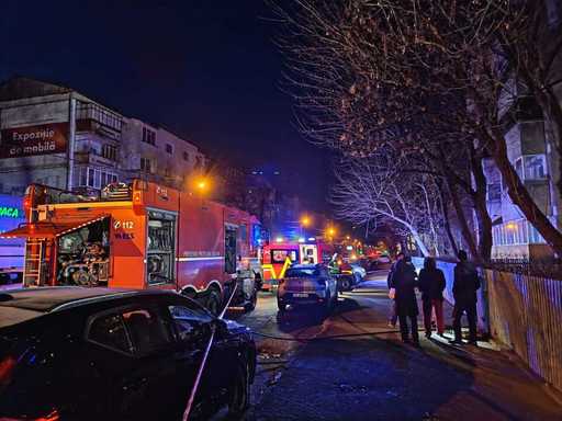 Pompierii anunţă o creştere cu 2% a numărului de locuinţe afectate de incendii anul trecut / IGSU: Multe dintre aceste incendii pornesc din cauze aparent minore şi au loc frecvent pe timpul nopţii / 305 persoane şi-au pierdut viaţa

