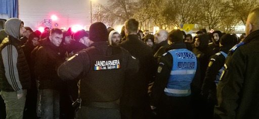 Sute de suporteri ai echipei PAOK Salonic, la Timişoara pentru a se interesa de situaţia celor cei 3 răniţi din accidentul de lângă Lugoj, în care 7 microbişti au murit/ Ambasadoarea Republicii Elene a fost la spitalul în care sunt răniţii  - FOTO
