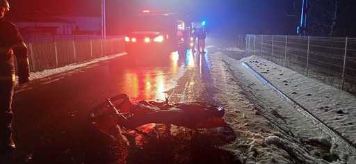 Suceava: Accident între două motociclete conduse de doi adolescenţi de 16 şi 17 ani / Ambii au fost răniţi, cel de 16 ani fiind inconştient