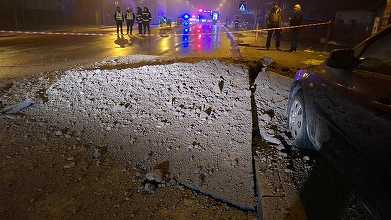 Avarie la o conductă subterană de gaz în Craiova / Au fost evacuate 30 de persoane din şase locuinţe / Circulaţia rutieră în zonă, deviată - FOTO