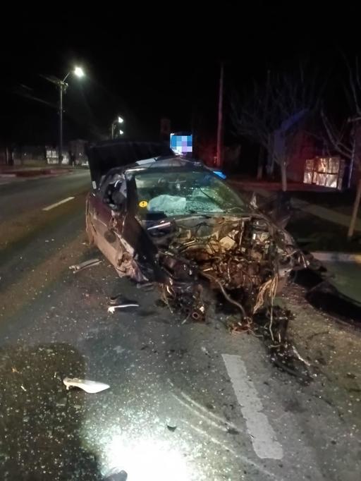 Mureş: Bărbat, rănit grav după ce autoturismul în care se afla s-a răsturnat pe şosea