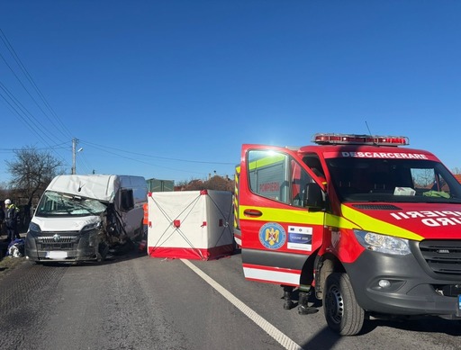 Bihor: Accident în care au fost implicate o autoutilitară şi un TIR, pe DN 1/ Unul dintre şoferi, resuscitat şi transportat la spital