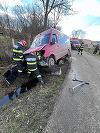 UPDATE - Microbuz implicat într-un accident rutier, în judeţul Mureş/ Unsprezece persoane au ieşit singure din autovehicul, fiind transportate la spital