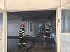 Incendiu puternic într-un apartament din Craiova / Patru persoane au suferit atac de panică