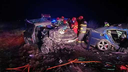 Brăila: O persoană a murit şi o alta a fost grav rănită după ce două autoturisme s-au ciocnit