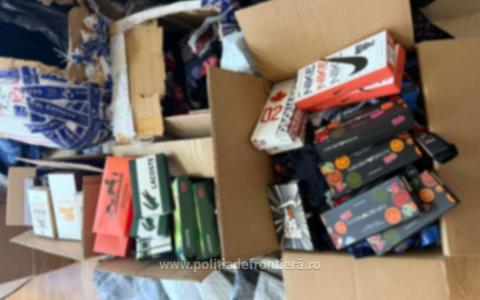 Articole de îmbrăcăminte, încălţăminte şi parfumerie contrafăcute, în valoare de peste 2 milioane de lei, decoperite de poliţiştii de frontieră din Giurgiu