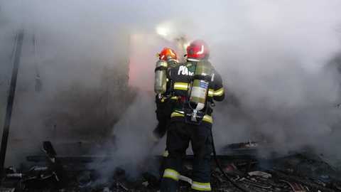 Vaslui: Două persoane, la spital în urma exploziei unei butelii, într-un imobil din Bârlad
