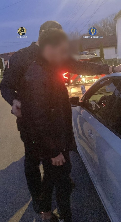 Cluj: Doi bărbaţi arestaţi preventiv şi altul cercetat sub control judiciar pentru proxenetism. Ei au exploatat femei, inclusiv fete de 14 ani, în Germania, victimelor dându-li-se droguri pentru a fi aduse în stare de dependenţă