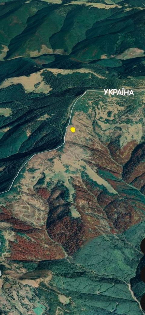 Nouă misiune de salvare contracronometru, în desfăşurare în Munţii Maramureşului – Un cetăţean ucrainean ar fi în stare gravă, pe un pat de cetină, la aproximativ 100 de metri în interiorul teritoriului românesc